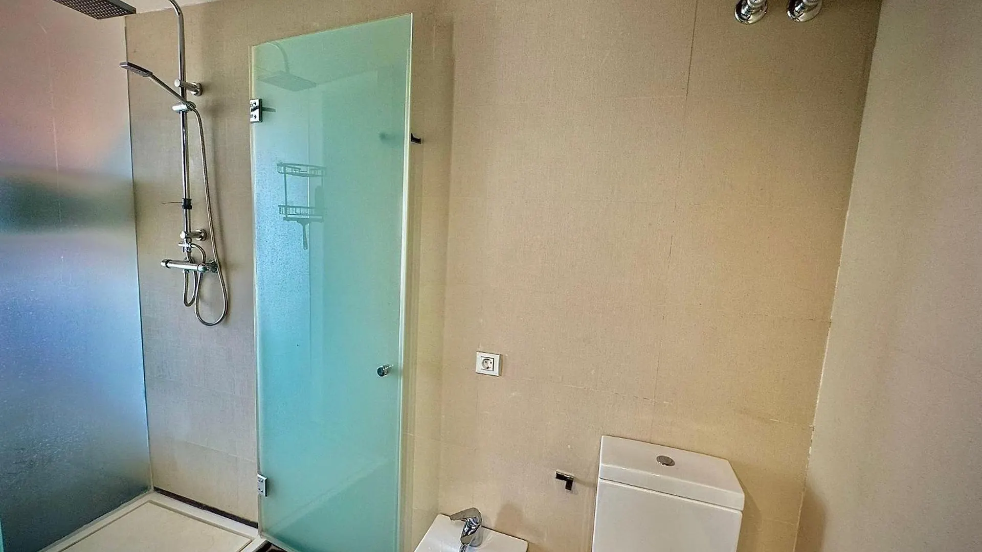 Apartamento Con Vistas Al Mar En Nueva Andalucia Marbella Spain
